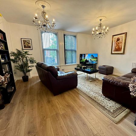 Lovely 2 Bed Apartment, Arnold Town Centre. Nottingham Luaran gambar