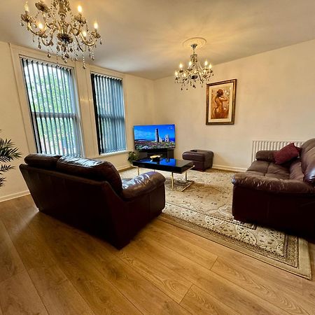 Lovely 2 Bed Apartment, Arnold Town Centre. Nottingham Luaran gambar
